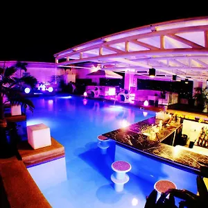 The Penthouse And Residences 3* Angeles